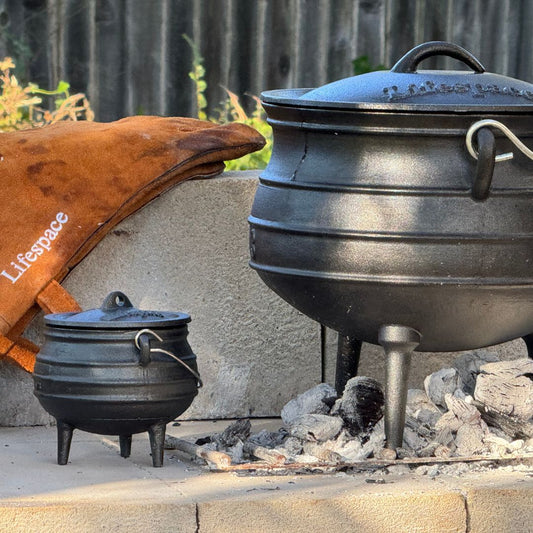 Lifespace Cast Iron No 3 Potjie Pot - 7,8lt - Lifespace