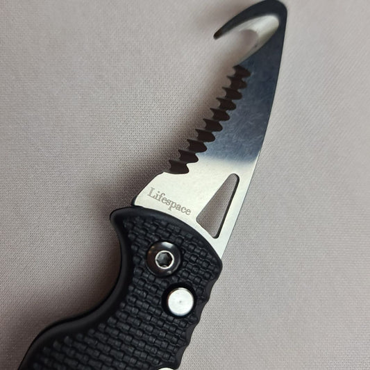 Lifespace Utility Keychain Knife / Seatbelt Cutter with Carabiner - Lifespace