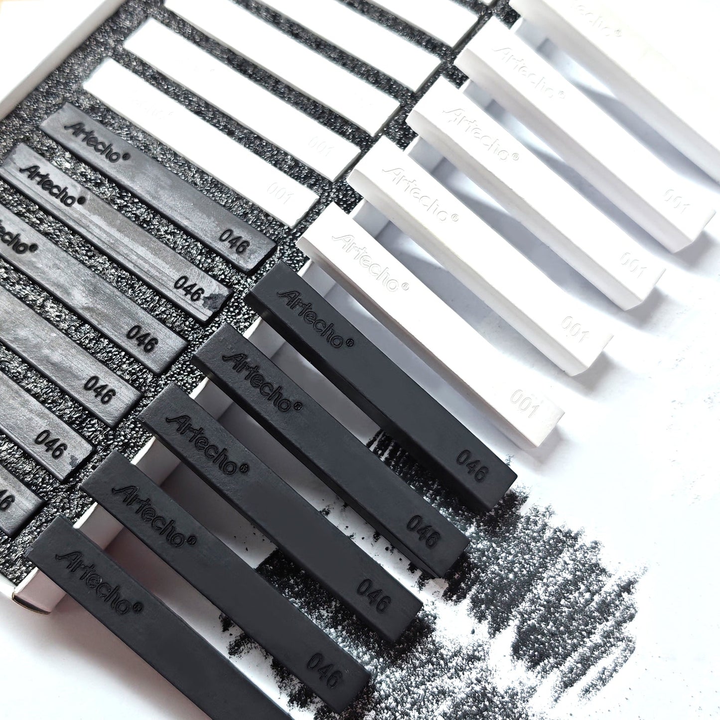 Artecho 12pc Soft Pastel Professional Range - 6 x Black & 6 x White - Lifespace