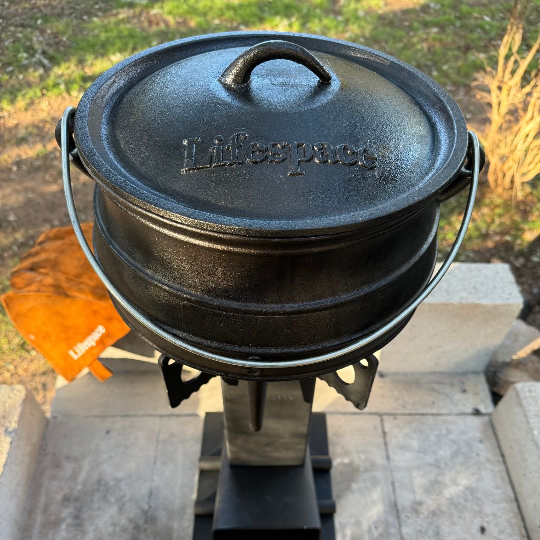 Lifespace Cast Iron No 2 Potjie Pot - 6lt
