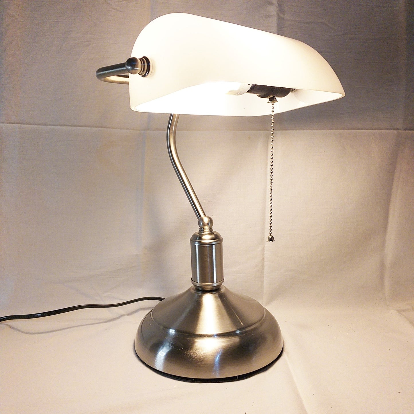 Bankers Lamp with Pull Switch - White - Lifespace
