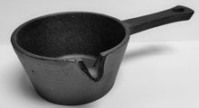 Load image into Gallery viewer, Lifespace Cast Iron Basting Sauce Pot 9,5cm - Lifespace